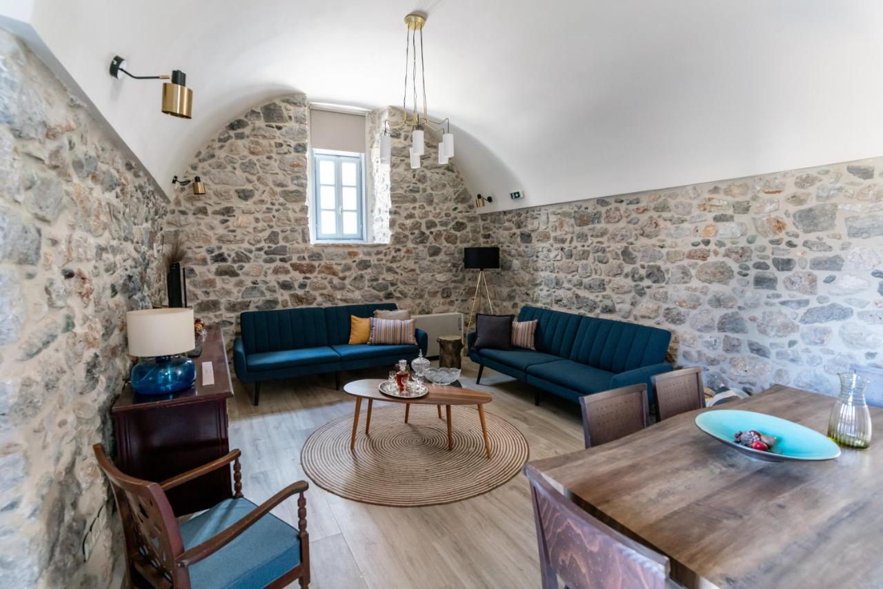 Englezena'S Guesthouse Leonídion Eksteriør bilde