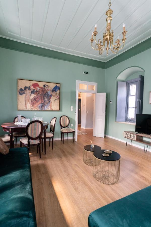 Englezena'S Guesthouse Leonídion Eksteriør bilde