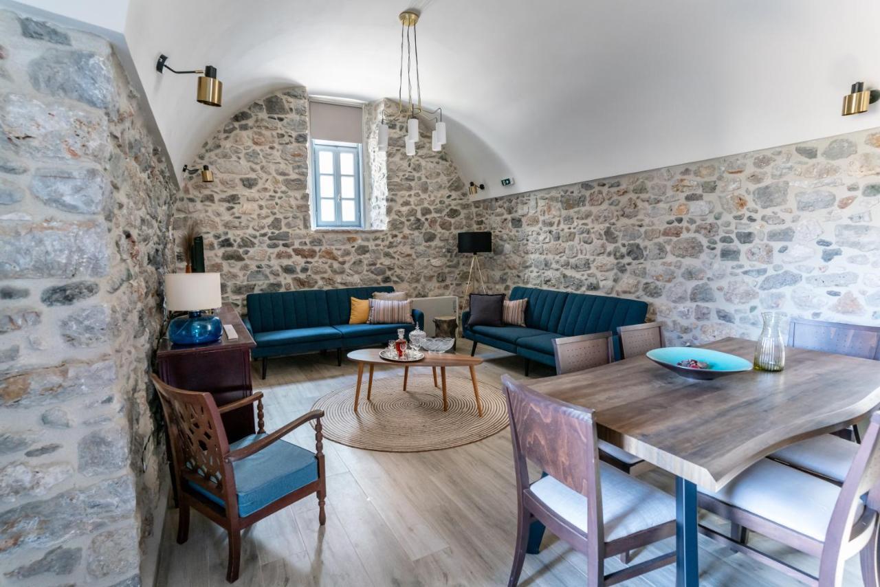 Englezena'S Guesthouse Leonídion Eksteriør bilde