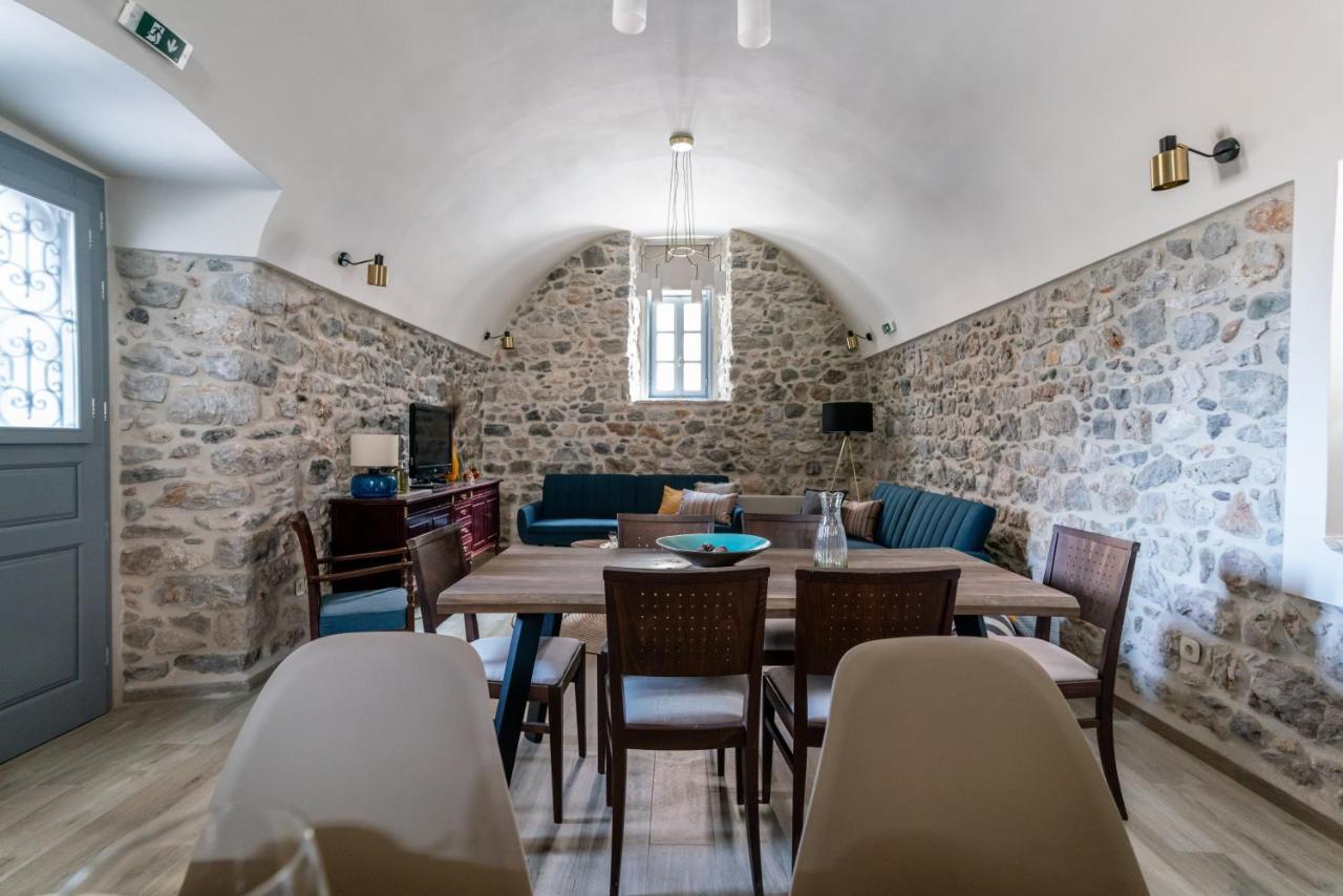 Englezena'S Guesthouse Leonídion Eksteriør bilde