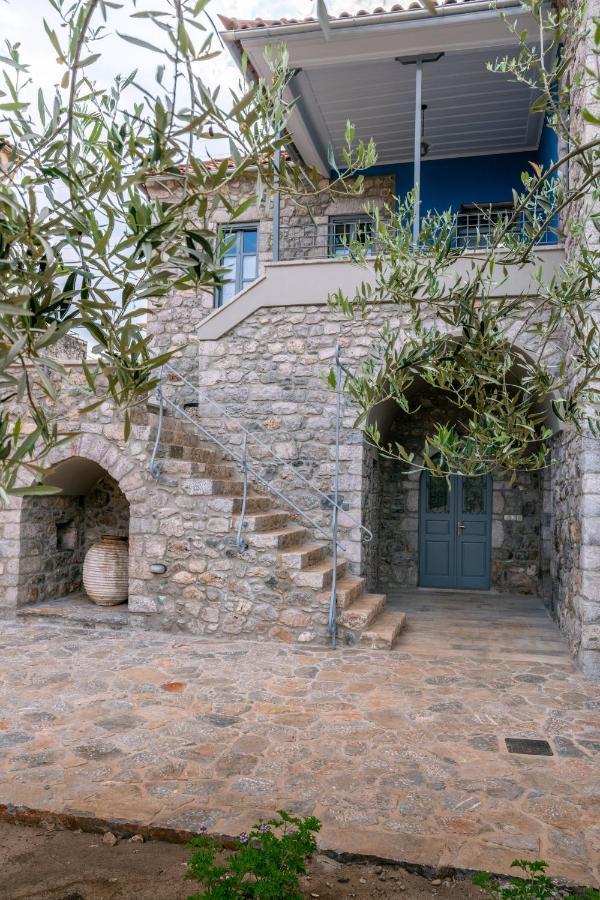 Englezena'S Guesthouse Leonídion Eksteriør bilde