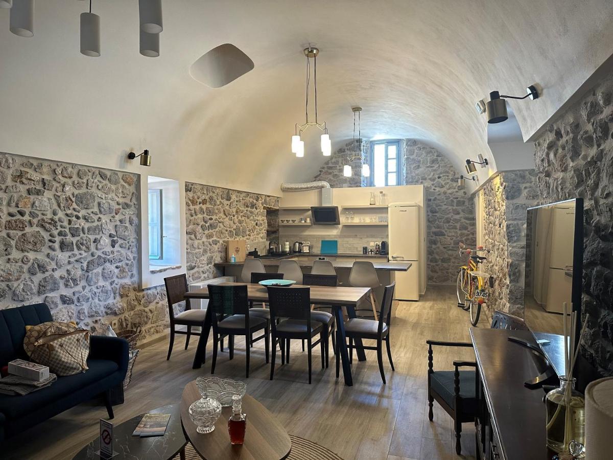 Englezena'S Guesthouse Leonídion Eksteriør bilde